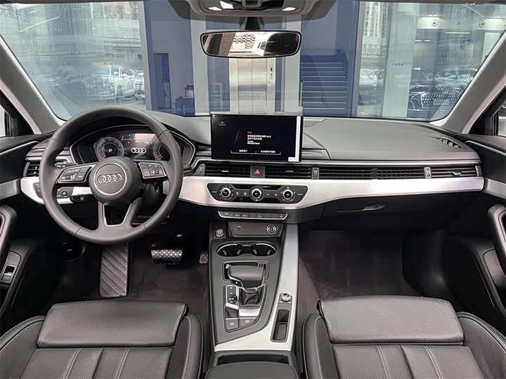 Audi A4L 40 TFSI Fashion Dynamic
