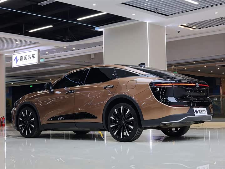 Toyota Crown Sport Cross