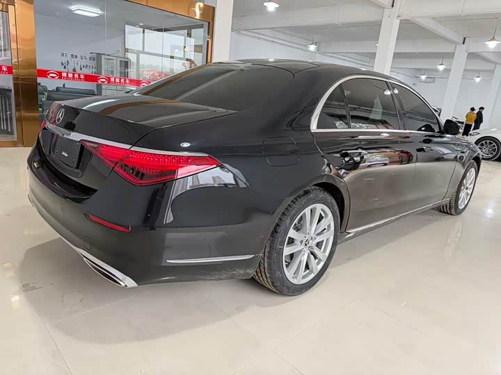 Mercedes-Benz S-Class