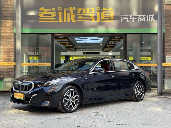 BMW i5 eDrive35L M Sport Package