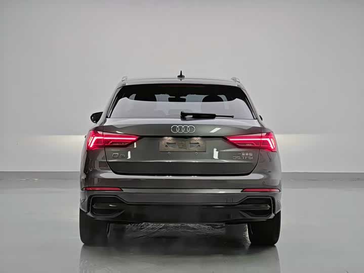 Audi Q3 35 TFSI Fashion Dynamic (1.4T)
