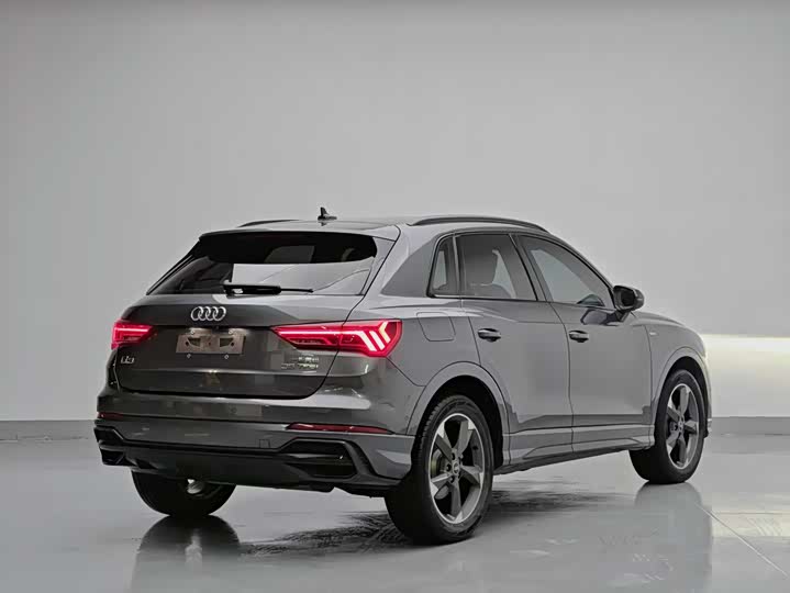 Audi Q3 35 TFSI Fashion Dynamic (1.4T)