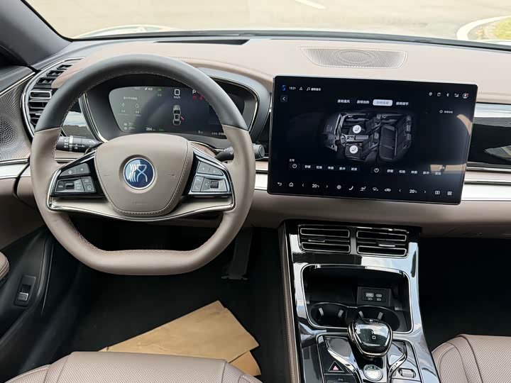 BYD Han DM-i 125 km Zunrong