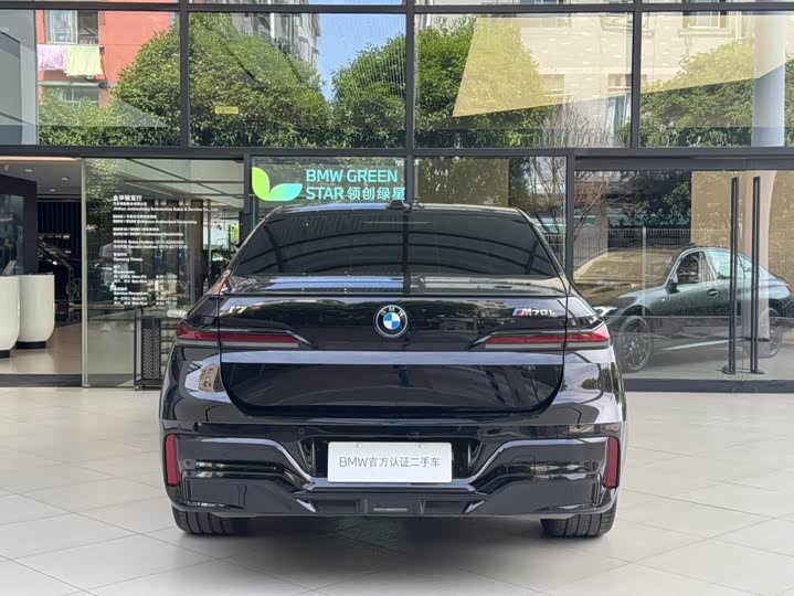 BMW i7 2023 M70L