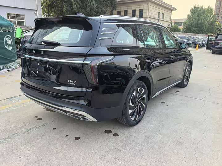 Hongqi HS7