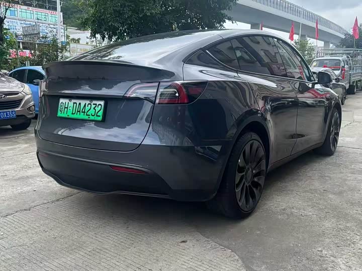 Tesla Model Y Performance AWD
