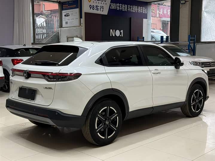 Honda Vezel 1.5 CVT Tech