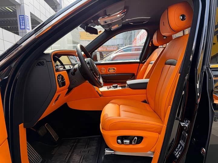 Rolls-Royce Cullinan 4-Seater (2024)