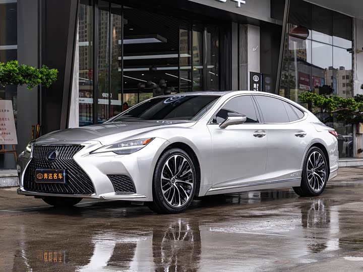 Lexus LS