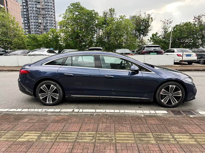 Mercedes-Benz EQS