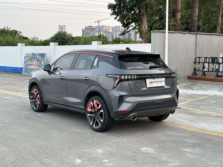 Lynk & Co 06