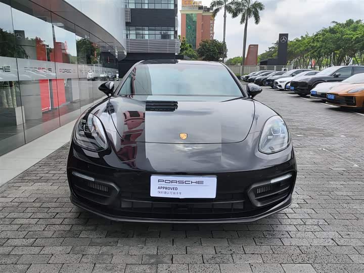 Porsche Panamera 4