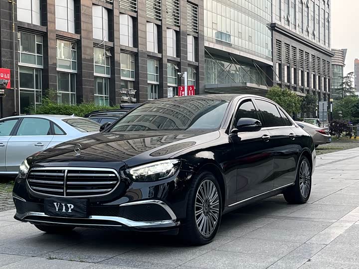 Mercedes-Benz E 300 L Luxury