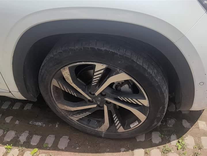 Geely Xingyue L