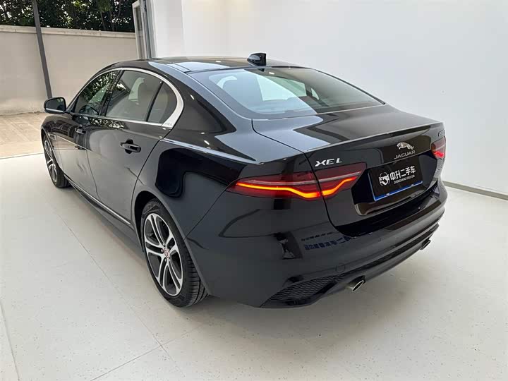 Land Rover Jaguar XEL