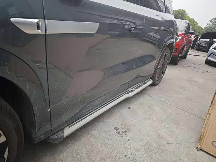 BYD Tang L