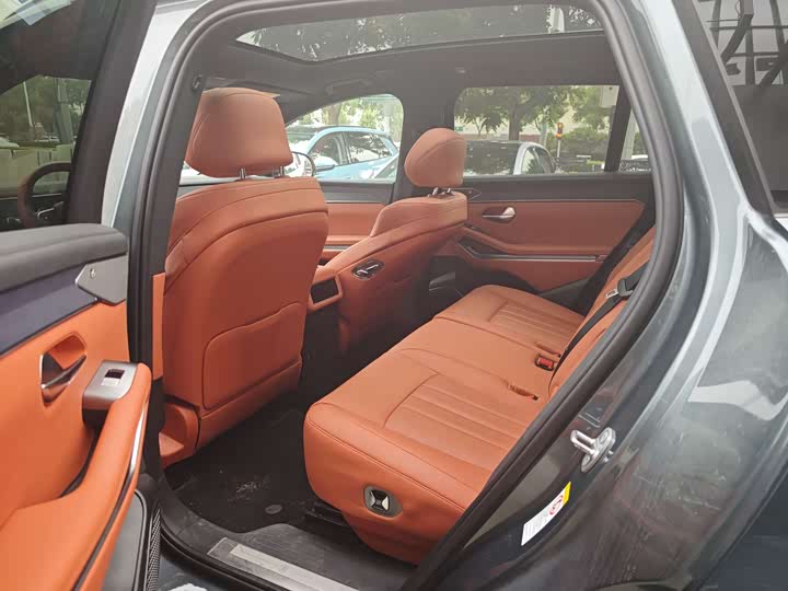 BYD Tang L