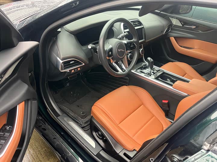 Land Rover Jaguar XEL