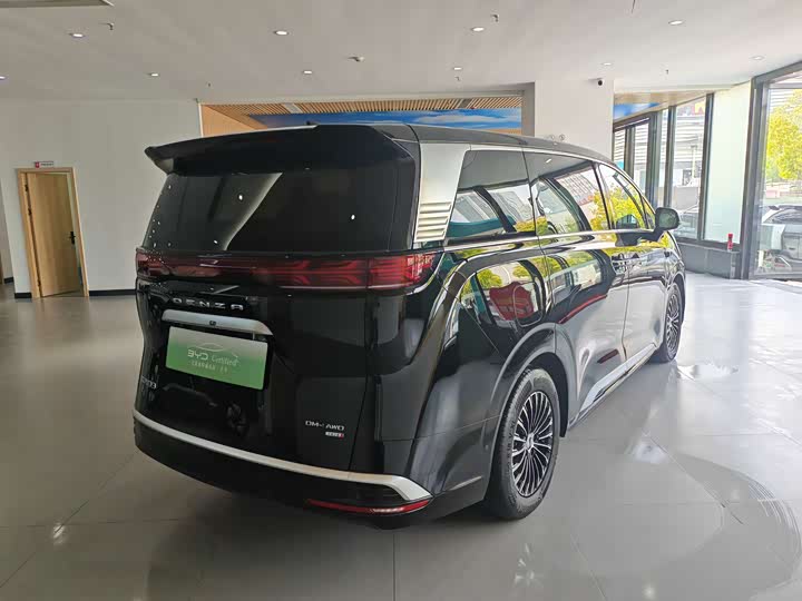Denza D9 DM-i Smart Drive 1020