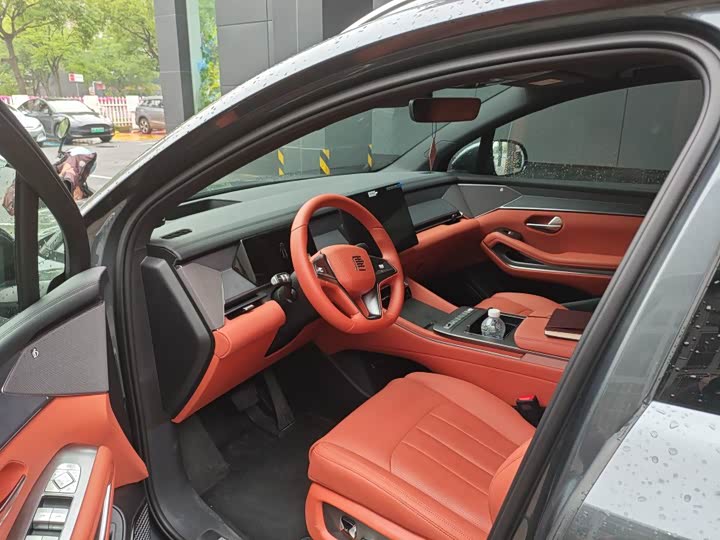 BYD Tang L