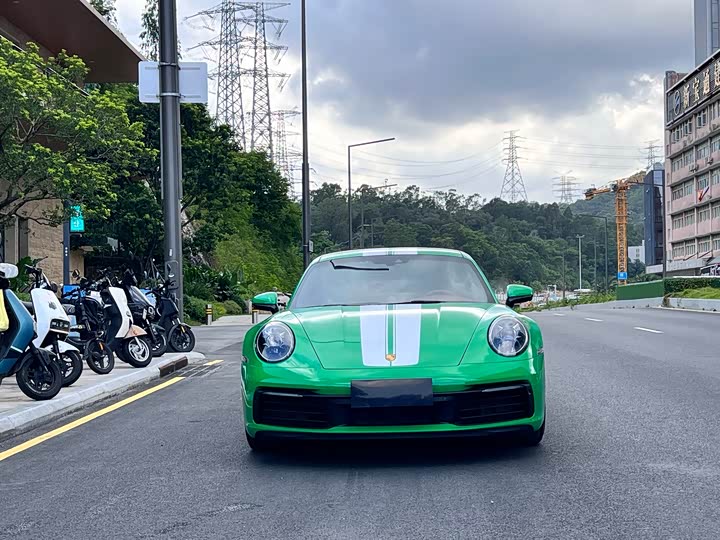 Porsche 911 Carrera