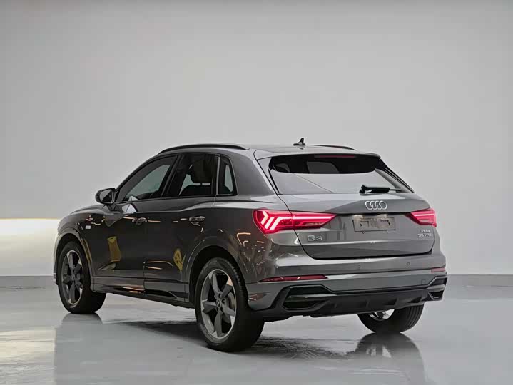 Audi Q3 35 TFSI Fashion Dynamic (1.4T)