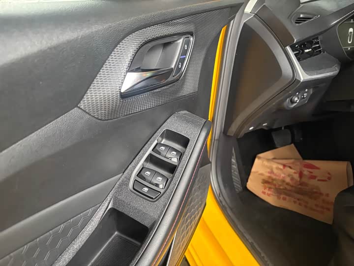 Motor MG 5 180 DVVT CVT Youth Luxury