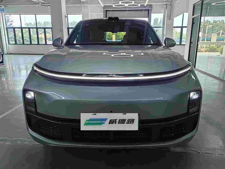 Li Auto L8