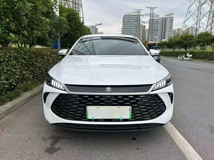 BYD Qin PLUS DM-i Smart Drive 55 km Leading
