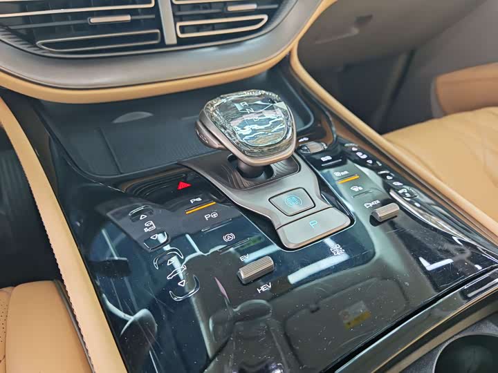 Denza D9 DM-i 970