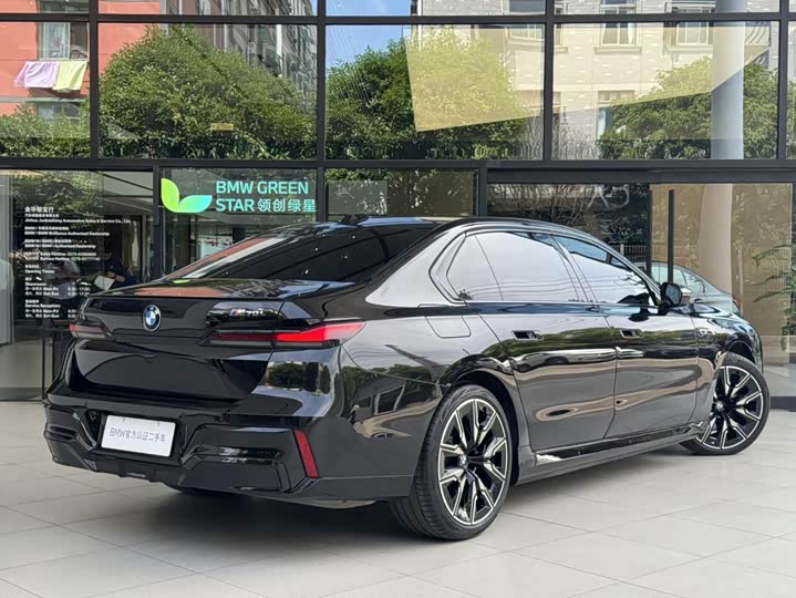 BMW i7 2023 M70L