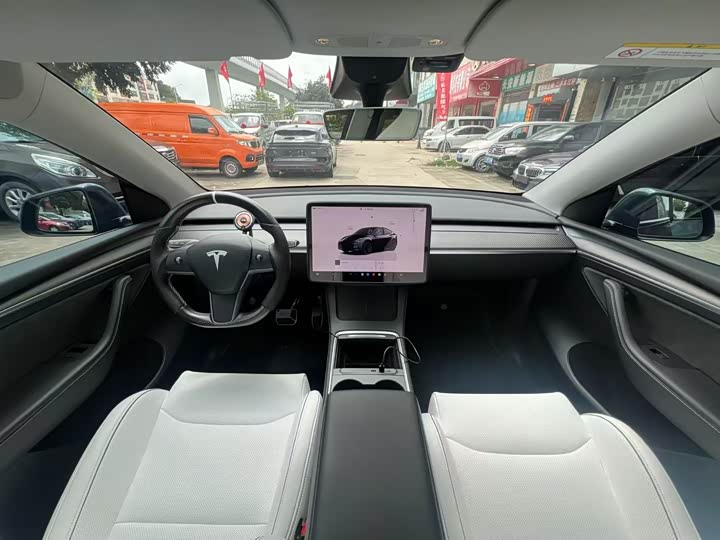 Tesla Model Y Performance AWD