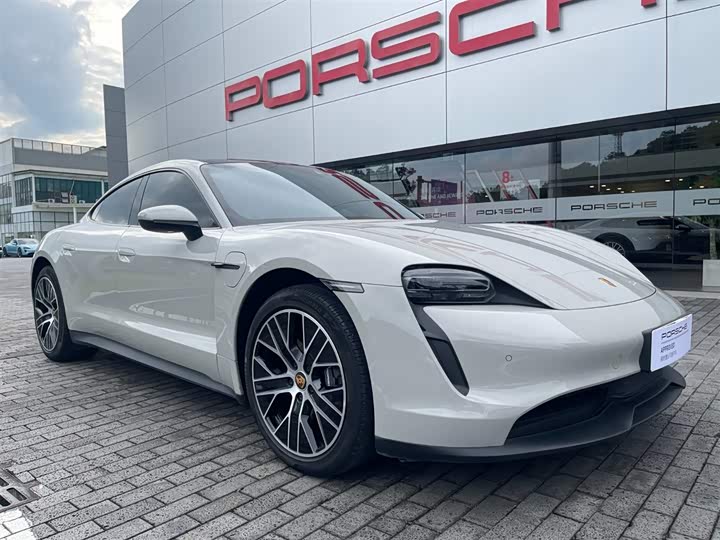 Porsche Taycan