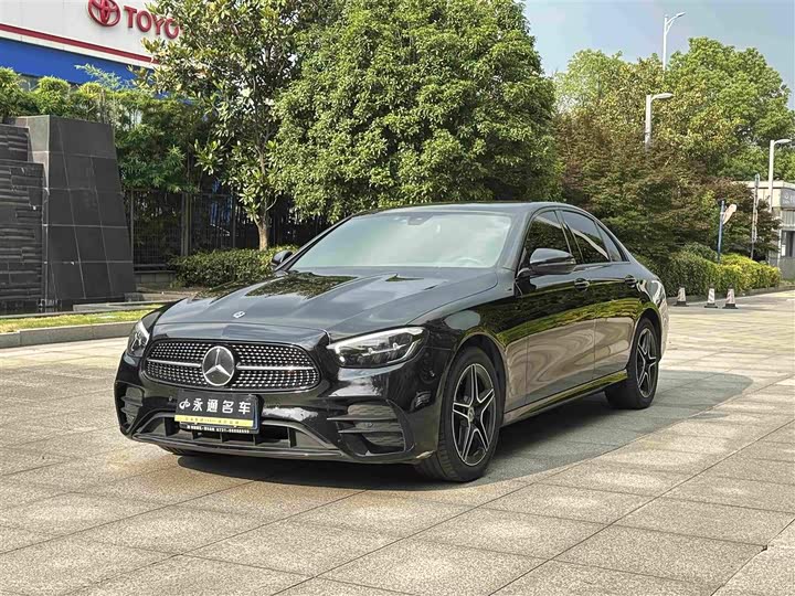 Mercedes-Benz E-Class (Im port) E 260 Sport Fashion