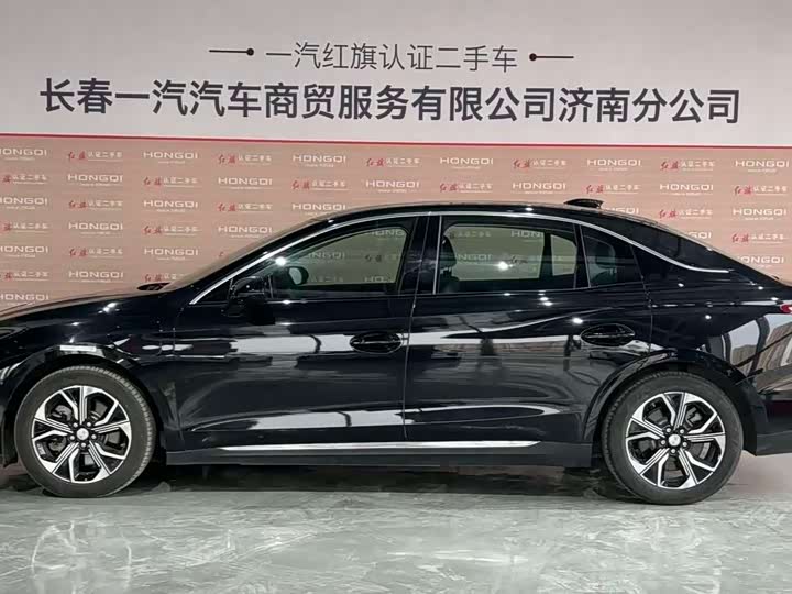 Hongqi E-QM5 Base Travel (2023 Facelift)