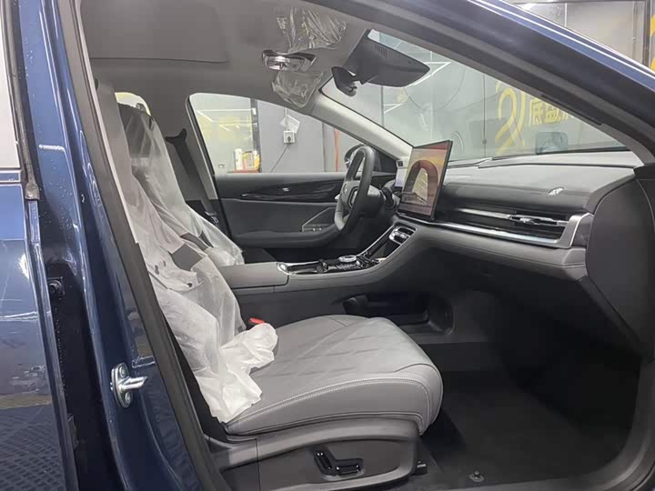 Geely Galaxy A7 EM-i 150 km Explorer Plus