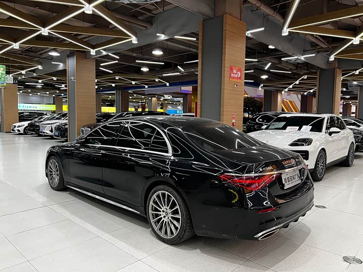 Mercedes-Benz S-Class