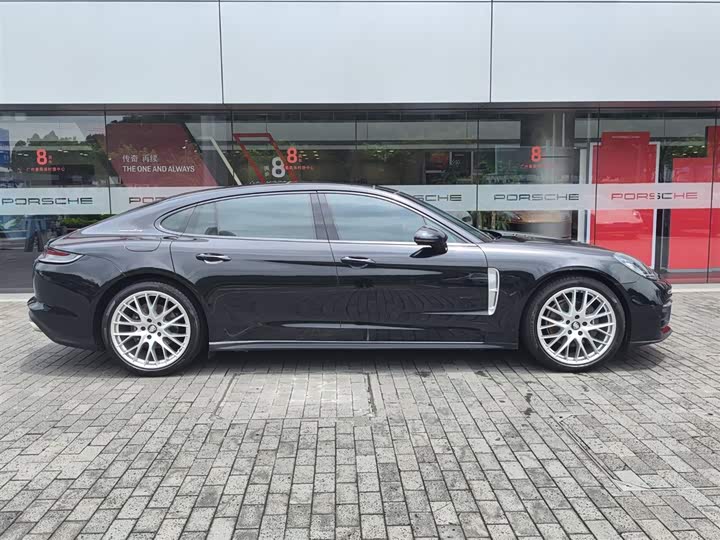 Porsche Panamera 4