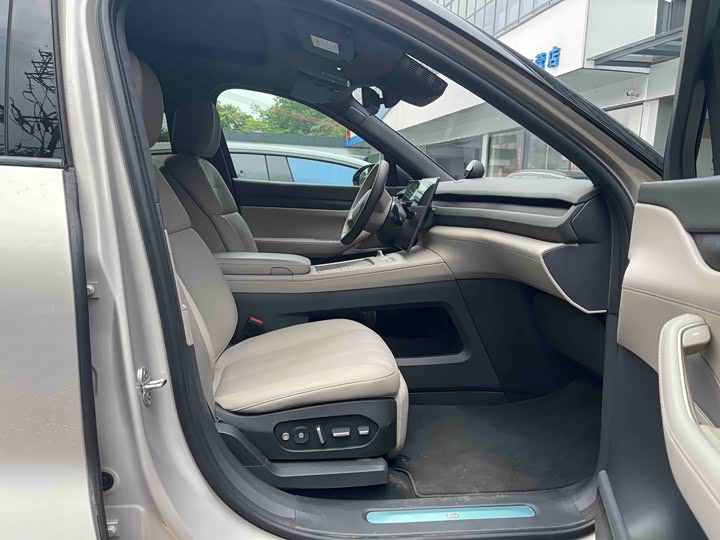 Nio ES 8