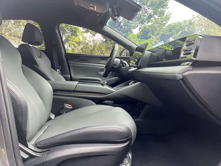 BYD Qin L