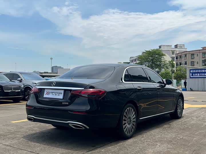 Mercedes-Benz E 300 L Luxury