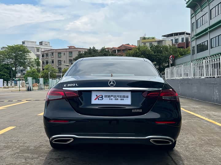 Mercedes-Benz E 300 L Luxury