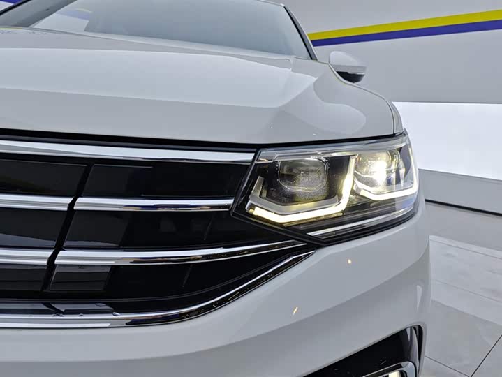 Volkswagen TiguanL Автомобиль на новой энергии (NEV) 2022
