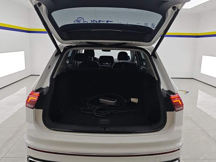Volkswagen TiguanL Автомобиль на новой энергии (NEV) 2022