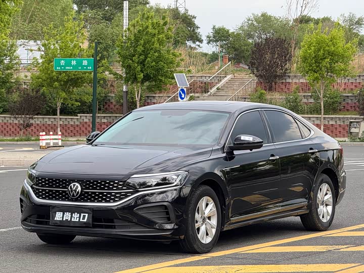 Volkswagen Passat 2023