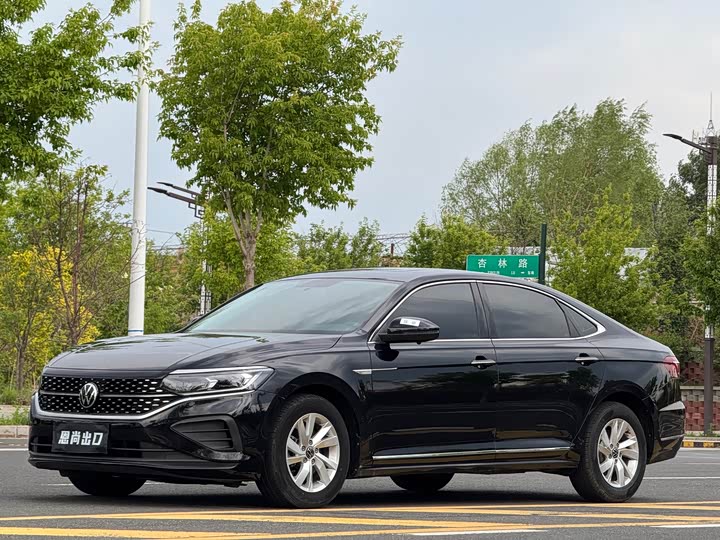 Volkswagen Passat 2023