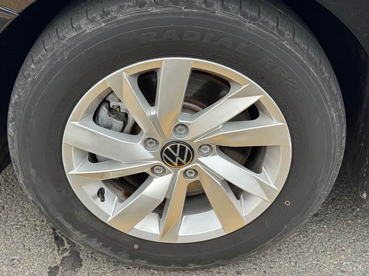 Volkswagen Passat 2023