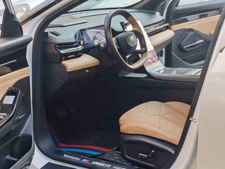 Geely Galaxy L6
