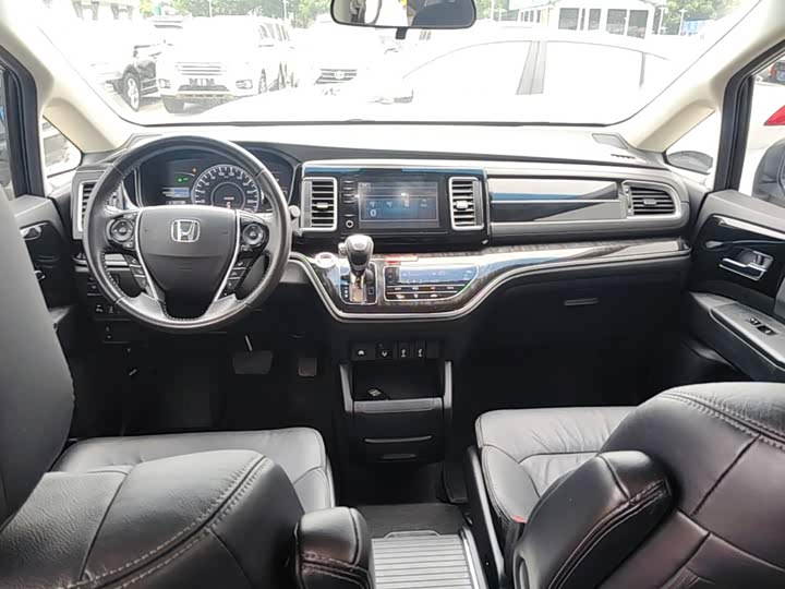 Honda Elysion 2.0