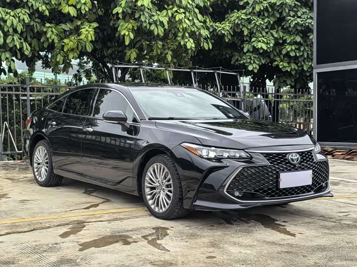 Toyota Avalon 2019 Гибрид